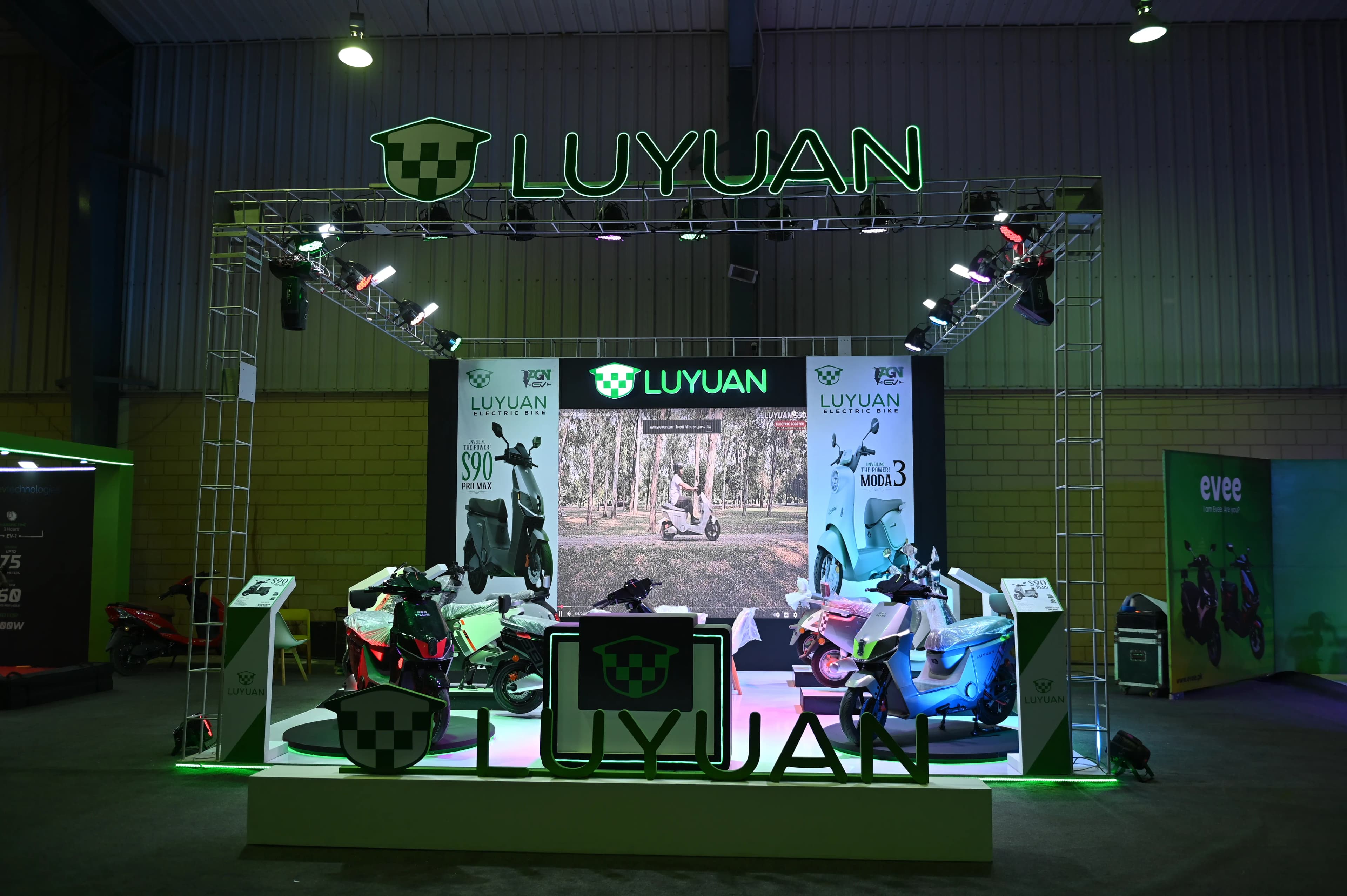 LUYUAN Captivates Visitors at PakWheels EV Expo Karachi 2025